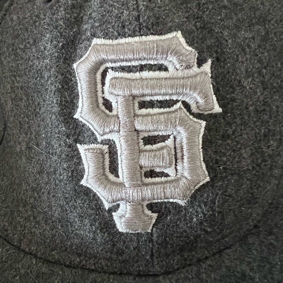 SF Giants Sherpa Ear Flap Cap Grey - Picture 7 of 9